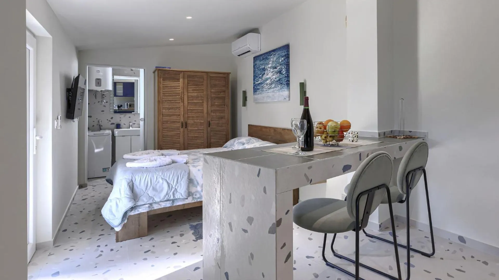Studio More By Interhome Galižana アパート